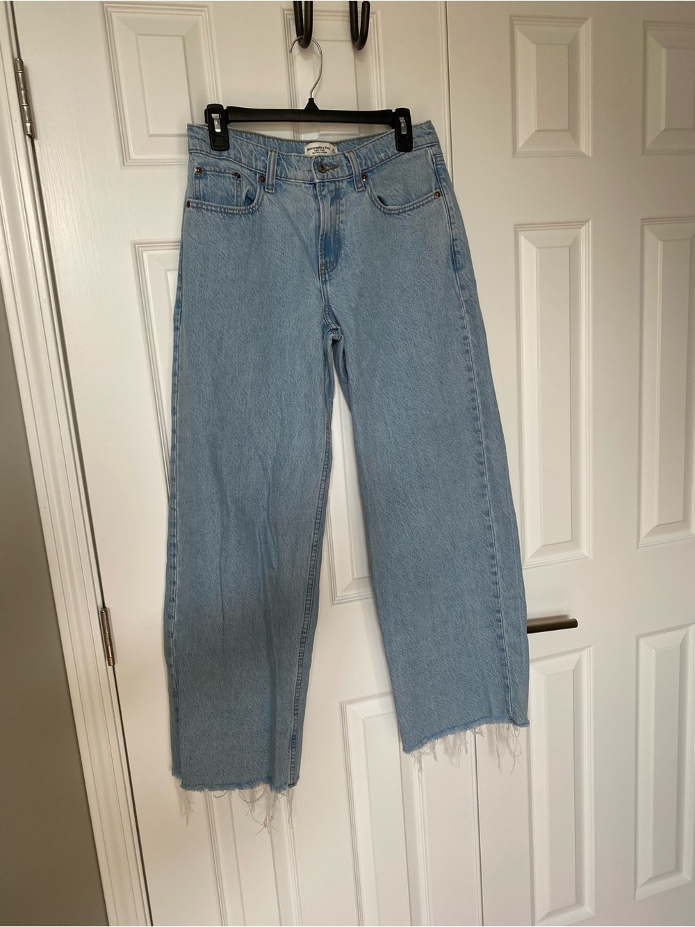 Abercrombie & Fitch low rise ultra loose light wash jeans size 26